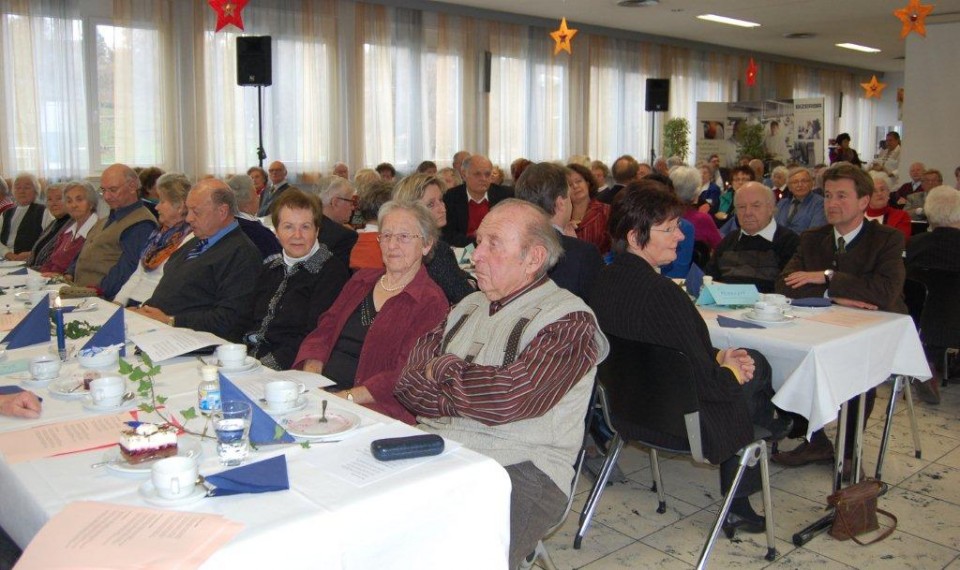 Das Bild zeigt einen Blick auf die Besucher der Seniorenadventfeier des CDU Ortsverband Balingen. 